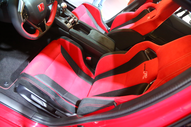 Illustration for article titled The 2018 Honda Civic Type R Is Ridiculous In All The Right Ways